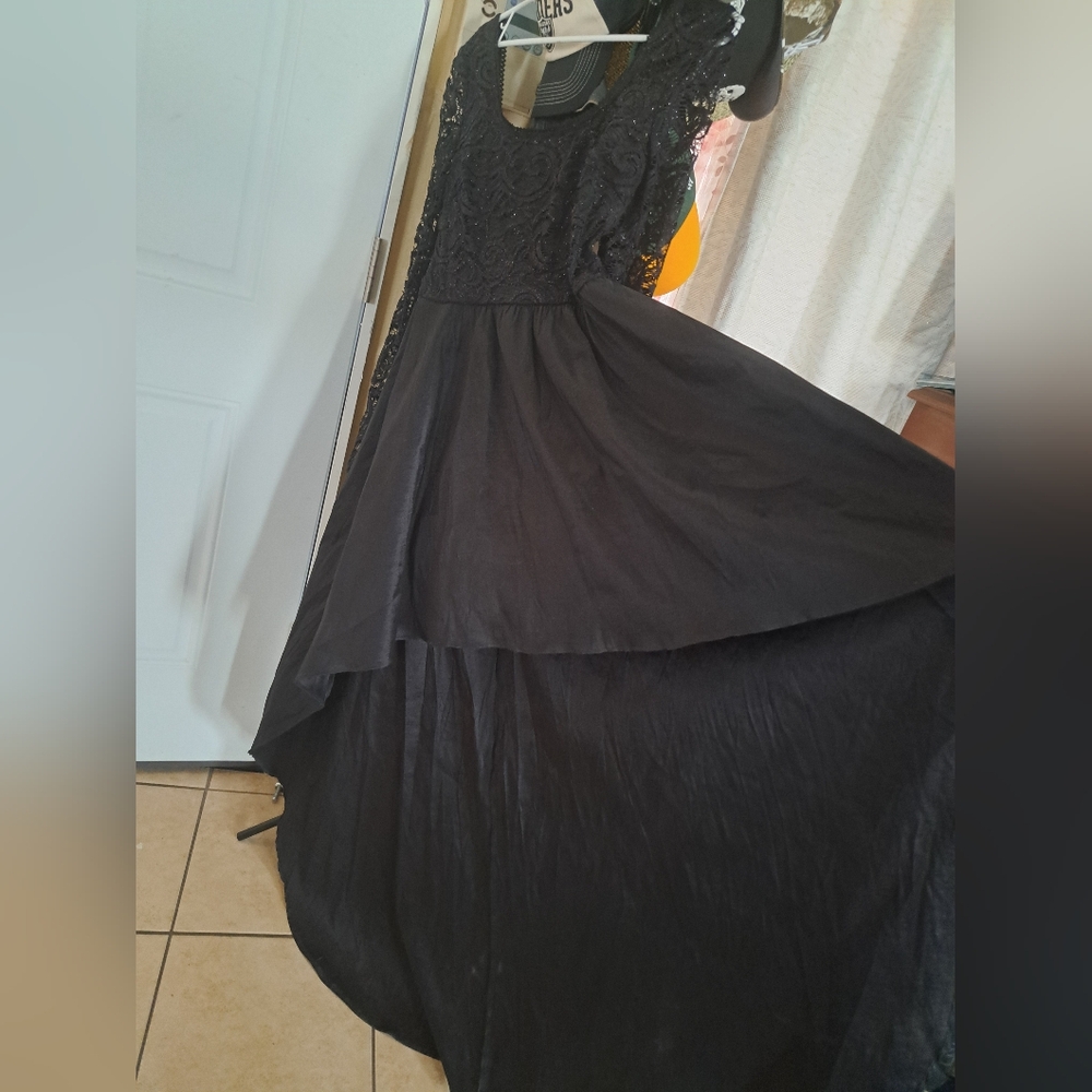 Black Lace High-Low Evening Dress - Picture 6 of 7